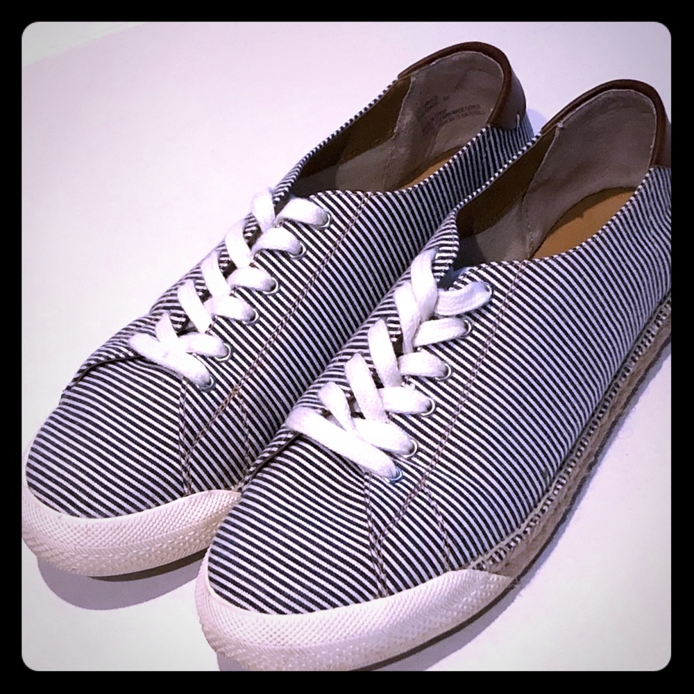 GH Bass & Co Sneakers Women’s 8 Sandy